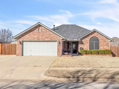 1901 SE 15th St, Moore, OK 73160