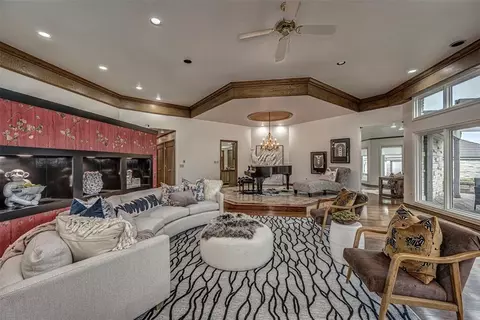 7917 NW 38th St, Bethany, OK 73008