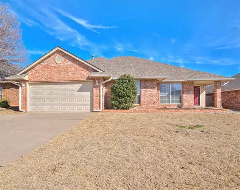716 Adam Ct, Edmond, OK 73003