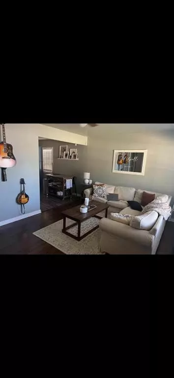 102 E Bowman Ave, Edmond, OK 73034 photo 3