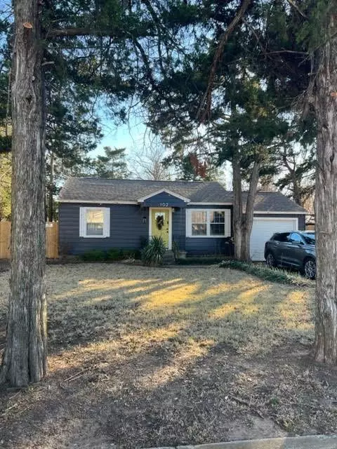 102 E Bowman Ave, Edmond, OK 73034