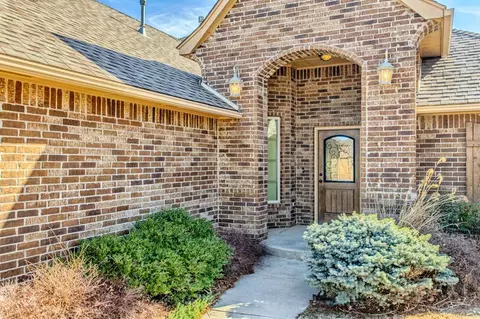 13116 NW 1st St, Yukon, OK 73099