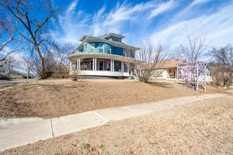 704 N Market Ave, Shawnee, OK 74801