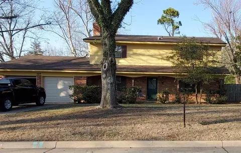 1819 Crestmont St, Norman, OK 73069