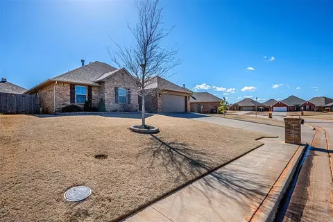7109 Cherokee Xing, Oklahoma City, OK 73132