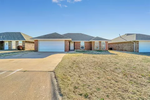1600 Sommerset Pl, Altus, OK 73521