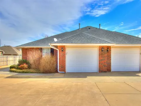 2139 NW 155th St, Edmond, OK 73013