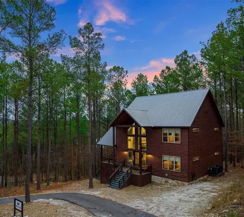 51 Green Apple Trl, Broken Bow, OK 74728