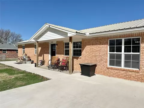 502 Kevin Rd, Prague, OK 74864 photo 2