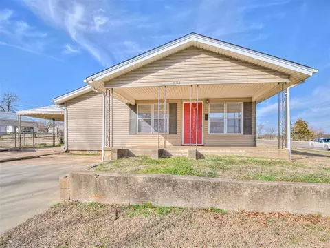 324 N 10th St, Tecumseh, OK 74873