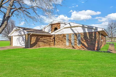8117 State Highway 58, Hydro, OK 73048