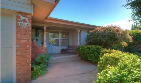 1321 SW 67th St, Oklahoma City, OK 73159