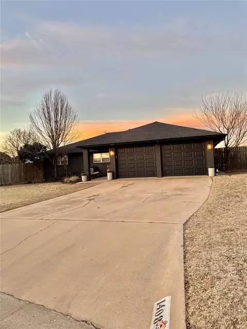 1408 Vicksburg Cir, Altus, OK 73521