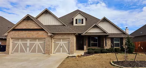 12604 Pinewood Ln, Oklahoma City, OK 73142