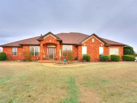 4216 Stardust Ln, Tuttle, OK 73089 photo 2