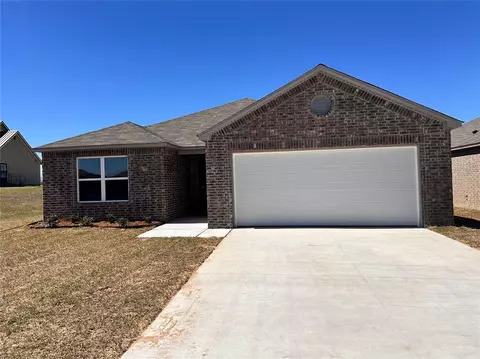 901 NE 2 St, Perkins, OK 74059