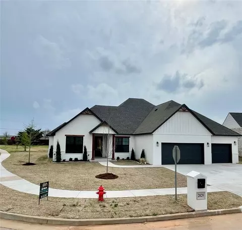 2829 Crystal Creek Dr, Yukon, OK 73099