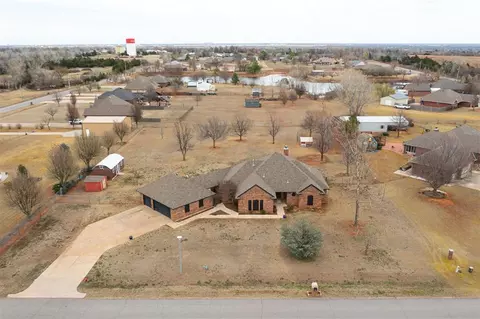 1118 S Lake Ridge Ln, Mustang, OK 73064