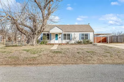 6611 NW 35th St, Bethany, OK 73008