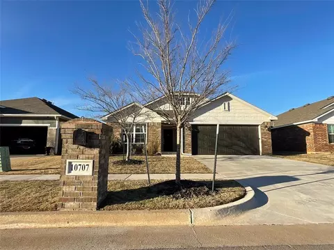 10707 NW 20th St, Yukon, OK 73099