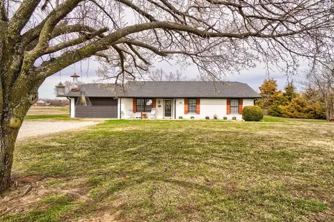 18 Lori Ln, Shawnee, OK 74804
