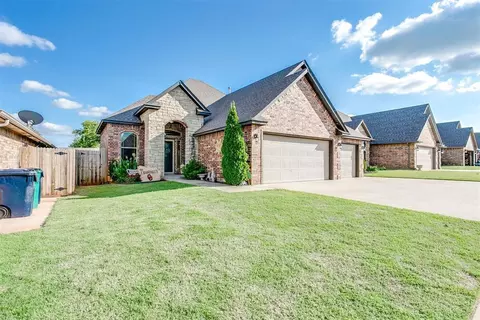11912 SW 18th St, Yukon, OK 73099