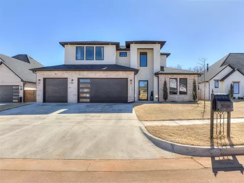 14504 Chambord Dr, Yukon, OK 73099