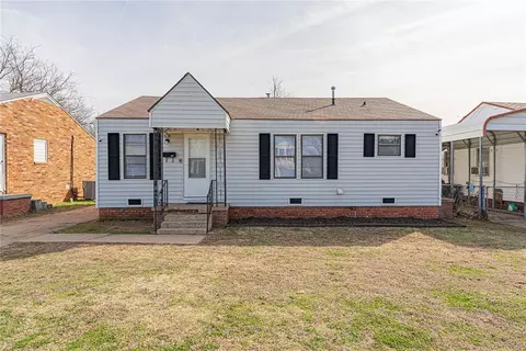 308 Ercoupe Dr, Midwest City, OK 73110