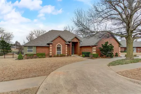 695 Kingsgate Rd, Yukon, OK 73099