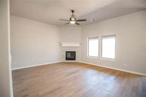 1621 NE 33rd St, Moore, OK 73160