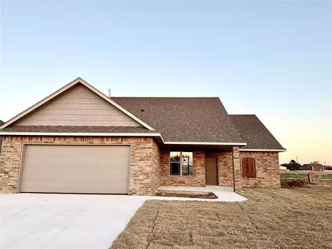 3919 Maple Grove Ave, Shawnee, OK 74804