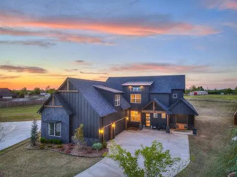 549 Old Creek Rd, Edmond, OK 73034