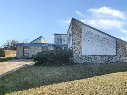 624 N Centennial Way, Mustang, OK 73064