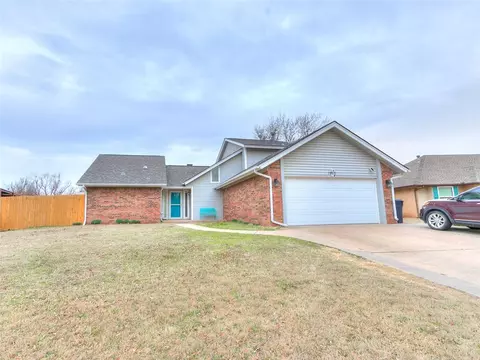 1913 Lankestar Pl, Yukon, OK 73099