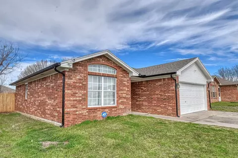 908 Brandywine Ln, Norman, OK 73071
