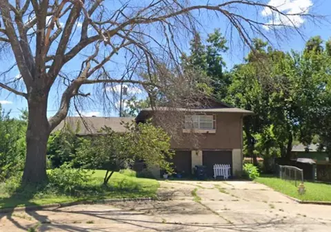 11 Delaware Dr, Shawnee, OK 74801