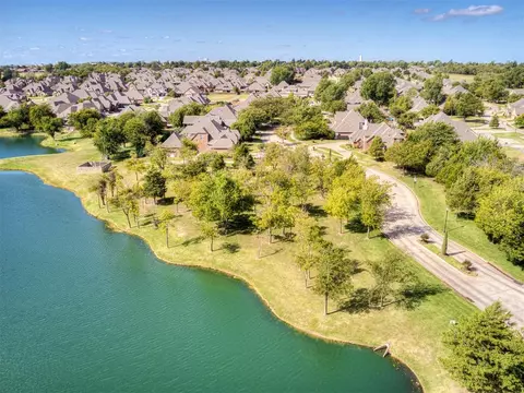 500 Stonemill Blvd, Yukon, OK 73099