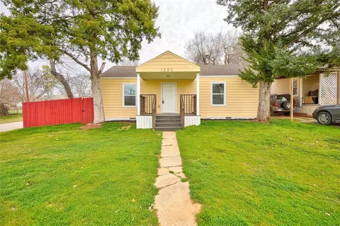 1501 S 15th St, Chickasha, OK 73018