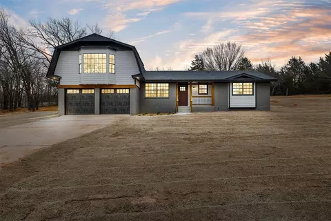 3804 N Countyline Rd, Newcastle, OK 73065