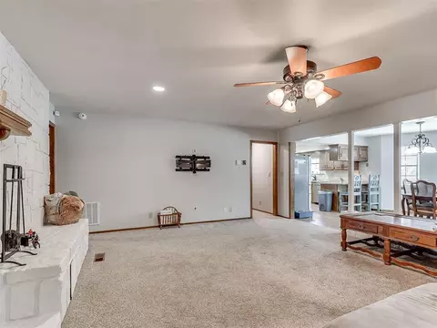 4401 S Dobbs Rd, Harrah, OK 73045 photo 5
