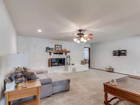 4401 S Dobbs Rd, Harrah, OK 73045 photo 3