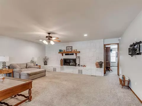 4401 S Dobbs Rd, Harrah, OK 73045 photo 4