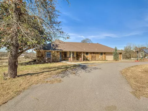 4401 S Dobbs Rd, Harrah, OK 73045 photo 2