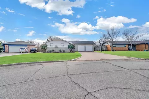 266 William Dr, Altus, OK 73521 photo 2