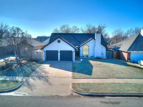 1516 War Bird Dr, Norman, OK 73071