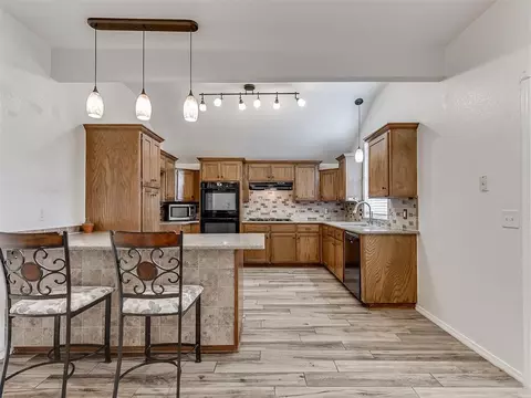 1816 N Shawnee Trl, Choctaw, OK 73020
