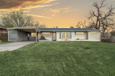 637 E 9th St, Edmond, OK 73034
