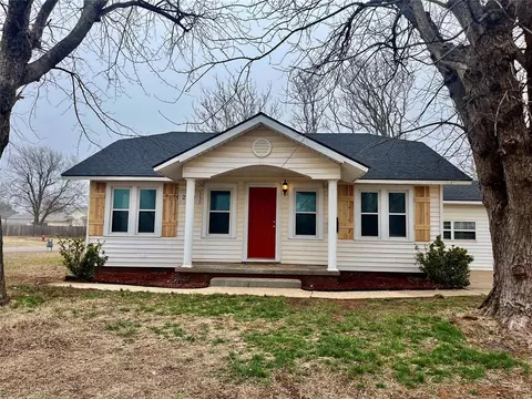 202 S Lusk Ave, Elk City, OK 73644