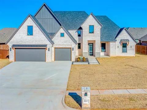 2217 W Beaver Point Dr, Mustang, OK 73064