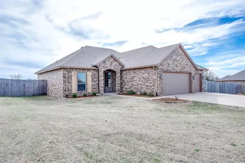 1112 Ella Dr, Tuttle, OK 73089